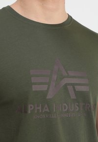Alpha Industries Print T-shirt - dark green