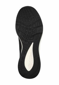 Černá gumová podrážka s texturovanými vzory pro trakci, s bílou mezipodešví a zakřiveným, ergonomickým designem.