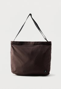 SALIUS CROSSBODY TOTE BAG - Shoppingväska - black coffee