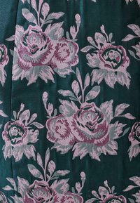 TUSSAH NATASHA MINI    - Shift-haljina - emerald floral jacquard
