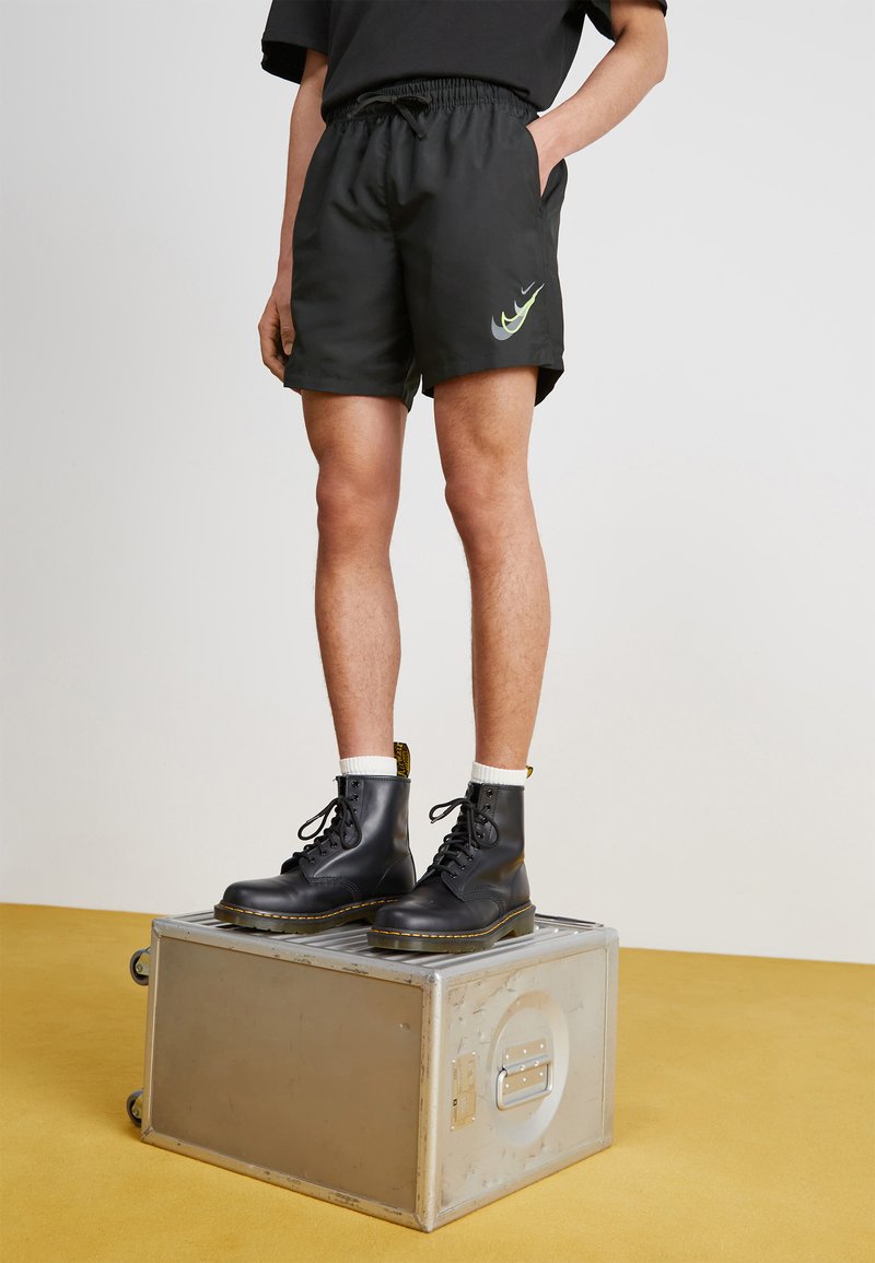 Nike Sportswear M SI WV - Shorts - black - Zalando.ie