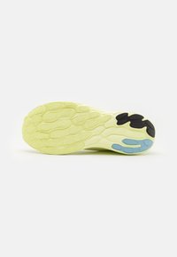 New Balance FRESH FOAM X 1080 V13 - Cestná bežecká obuv - yellow