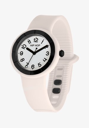 Witte horloge met een ronde zwarte bezel, grote zwarte cijfers op een witte wijzerplaat en een flexibele siliconenband met geribbelde textuur.