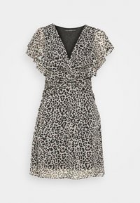 Robe en imprimé léopard avec un design à enfiler, des manches courtes et volantées, et une taille cintrée. Fabriquée en tissu léger avec une texture légèrement transparente.