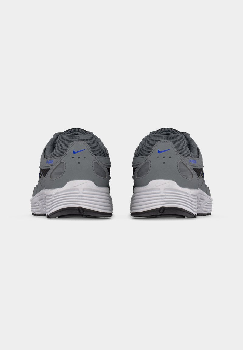 Nike Sportswear P 6000 ESS+ - Tenisky - smoke grey/racer blue/light smoke grey/platinum-coloured tint/black