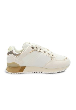 Scarpa da ginnastica bassa bianca e beige con chiusura frontale con lacci, colletto imbottito, suola texture e sottili dettagli metallici sul tallone.