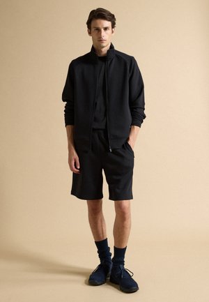 PIOMBO, SHORTS - Shorts - black