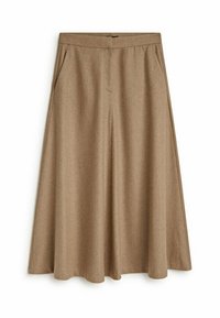 Jupe marron mi-longue en tissu doux et texturé. Elle se caractérise par une taille plate, deux poches latérales et une silhouette évasée.