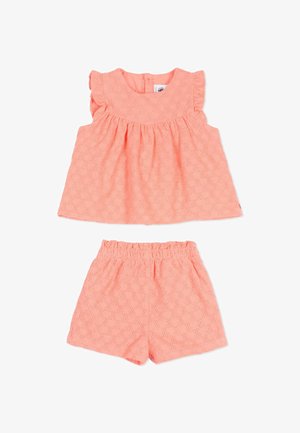 Koraalroze mouwloze top met eyelet kant, gerimpelde schouders en bijpassende elastische taille shorts voor peutermeisjes.