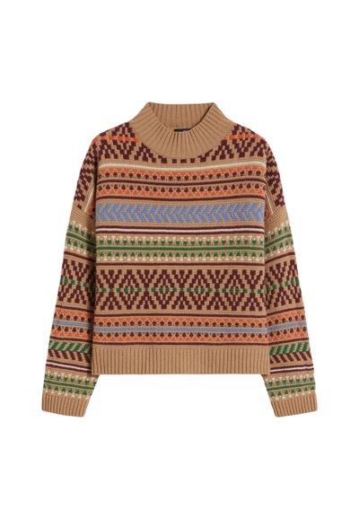 Maglione beige lavorato a maglia con un alto colletto a costine, caratterizzato da motivi geometrici multicolori in rosso, verde, blu e marrone. Polsini e orlo a costine.