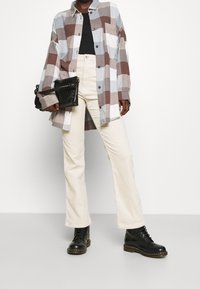 Monki Trousers - off-white