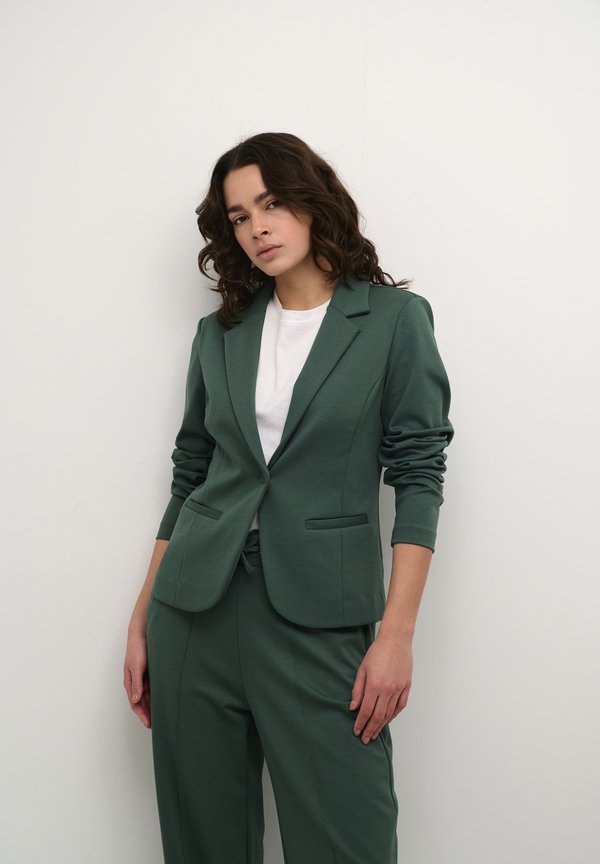 Strickjacke - garden topiary