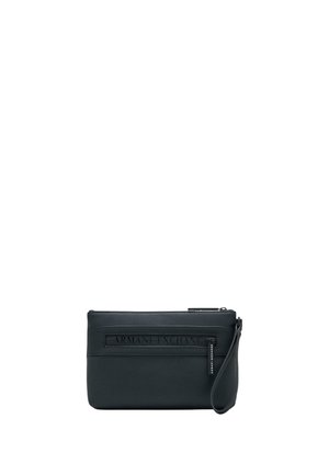 Pochette da polso nera Armani Exchange con chiusura a zip e cinturino da polso, con nome del marchio in rilievo sulla tasca frontale con zip.