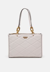 Borsa a tracolla bianca trapuntata con hardware dorato. Presenta un design strutturato, doppi manici e una chiusura con zip con un dettaglio logo sul davanti.
