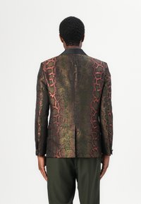Twisted Tailor KOVEN zielony