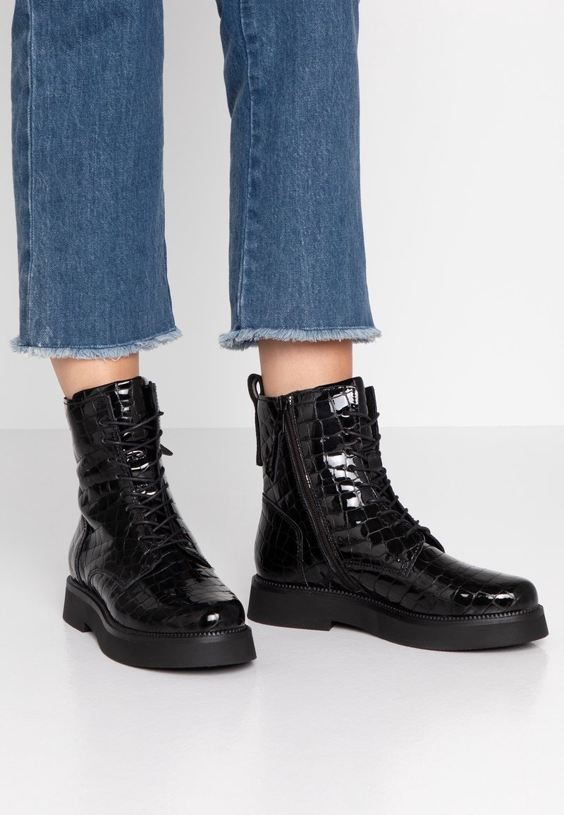 MJUS Stivaletti con plateau - black