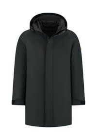 Parka negra impermeable con capucha, cremallera frontal y botones a presión. Presenta puños ajustables y un diseño recto.