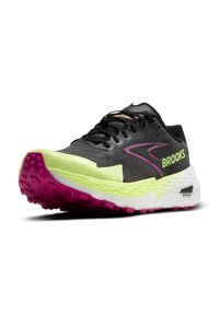 Scarpa da corsa nera con tomaia testurizzata, ammortizzazione verde neon e suola rosa. Presenta lacci e un logo di lato.