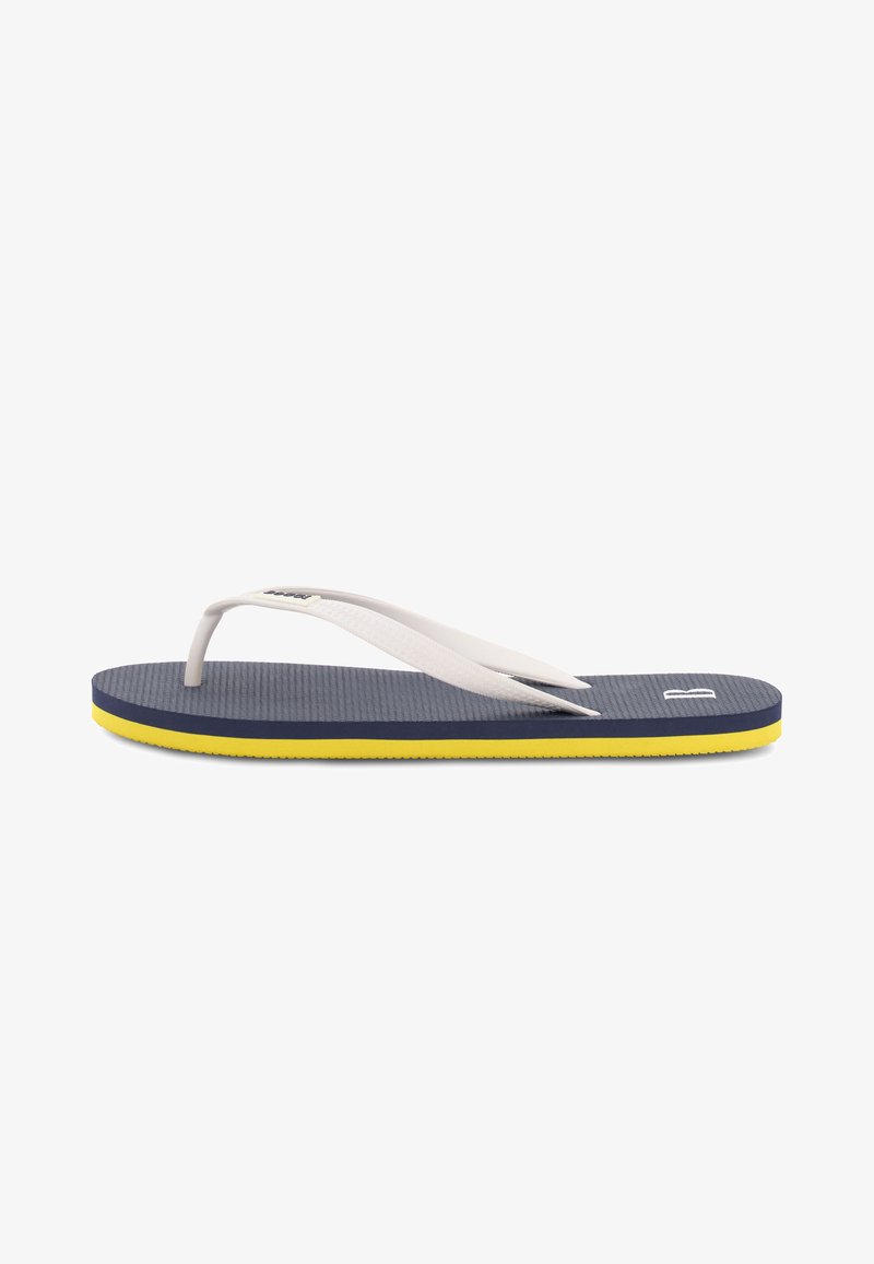 Tongs pour homme avec semelle intérieure bleu marine texturée, brides blanches, bord de semelle jaune et petit logo sur la semelle intérieure et la bride.