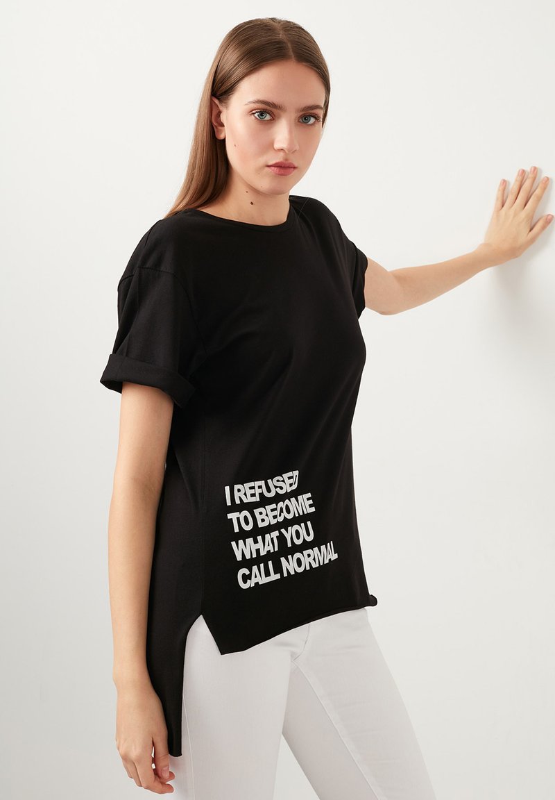 Damen T-Shirts | LELA T-Shirt print black/schwarz - OM46570 Damen T-Shirts | LELA T-Shirt print black/schwarz - OM46570
