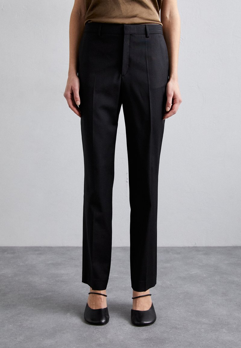 Filippa K - EMMA TROUSERS - Tygbyxor - black, Förstora