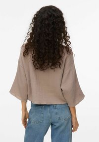 Vero Moda VMNATALI - Overhemdblouse - moon rock