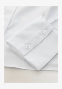 Unselected, white