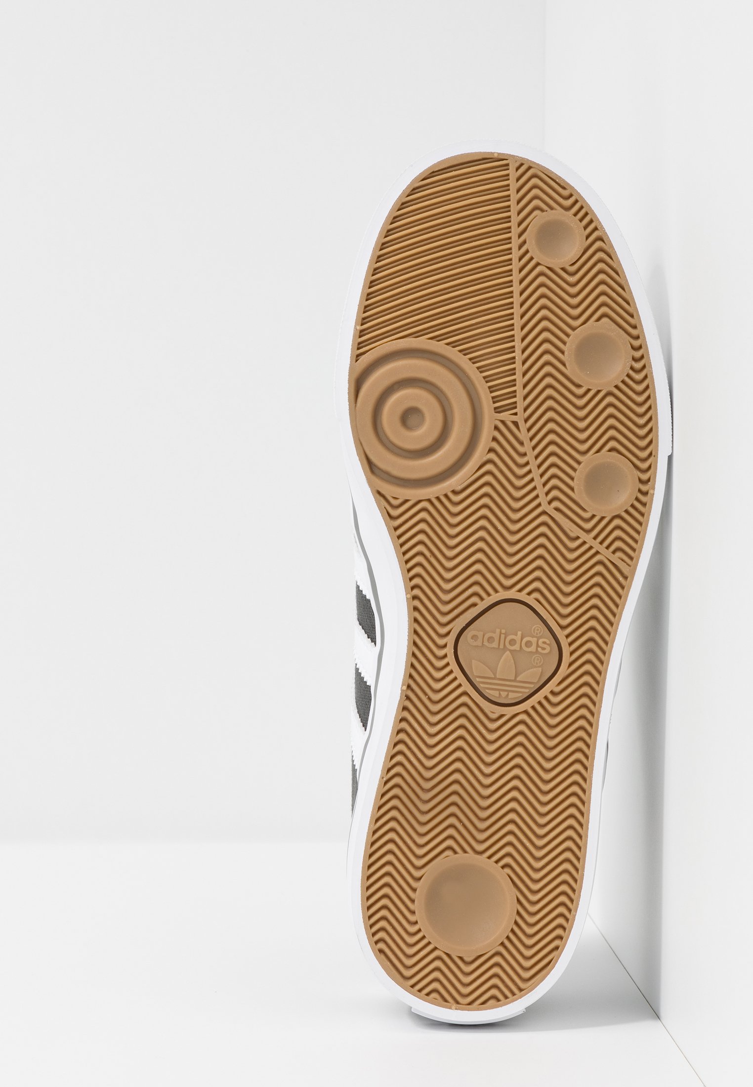 adidas originals seeley trainers