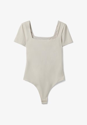 Beige body met korte mouwen, een vierkante halslijn en drukknoopsluitingen bij het kruis.