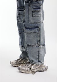 FAVELA MULTIPOCKET UNISEX - Loose-jeans - blue washed