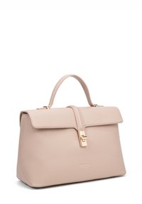 Lichtroze leren handtas met een gestructureerde vorm, gouden sluiting en bovenhandvat. Beschikt over een textuur oppervlak en minimale branding.