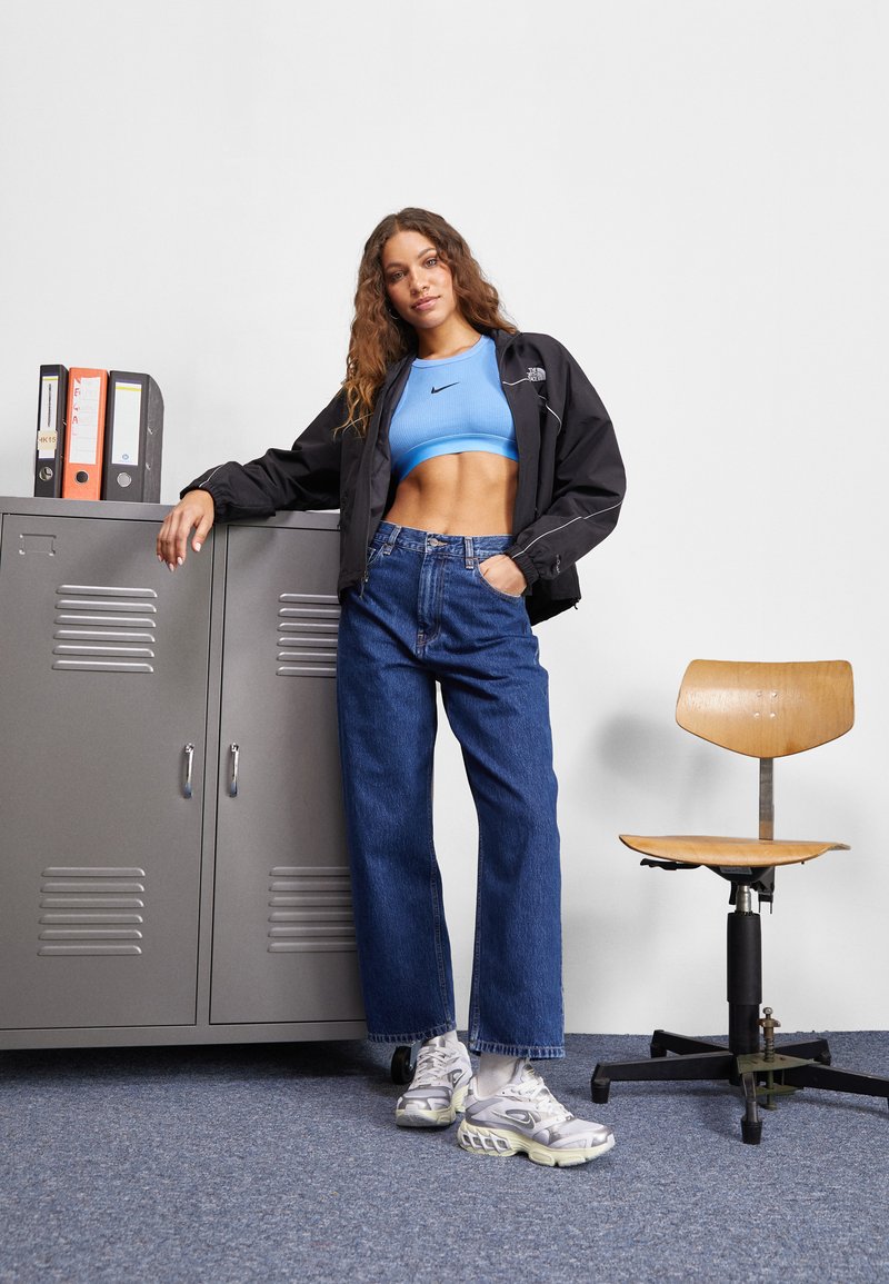 Carhartt WIP BRANDON PANT - Laisvo kirpimo džinsai - blue/akmens 