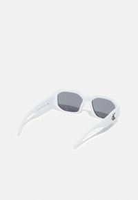 Calvin Klein Jeans UNISEX - Ochelari de soare - white