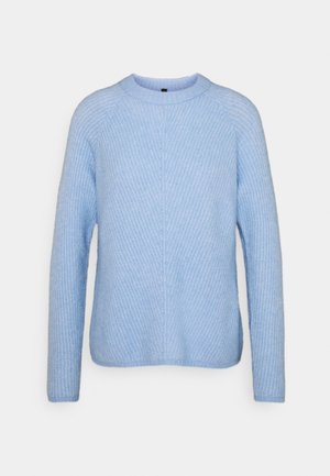 Pull bleu clair à manches longues en tricot avec un col rond et une texture côtelée, présenté sur un fond blanc uni.