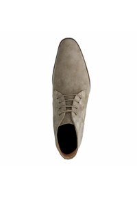 Grijze suède veterschoen met een ronde neus, met een gladde textuur en een minimalistisch ontwerp. Enkele rij van oogjes voor de veters.