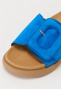 Thumbnail Image 6