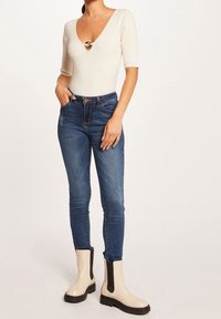 Morgan Jednoduché tričko - white denim