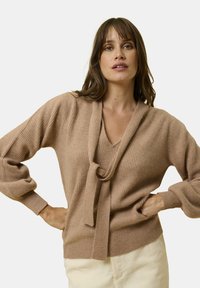 Just Cashmere LAVALIERE - Maglione - mottled camel