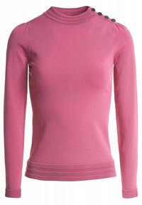 Różowy długi sweter dzianinowy z ribbowanym okrągłym dekoltem, mankietami i dołem, z trzema czarnymi guzikami na lewym ramieniu.