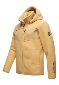 Chaqueta con capucha de forro polar amarillo, con cremallera frontal, tela texturizada, bolsillos laterales y una insignia en la manga. Parche distintivo en el bolsillo del pecho.