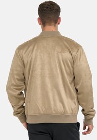INDICODE JEANS ABBOTT - Chaqueta de entretiempo - beige