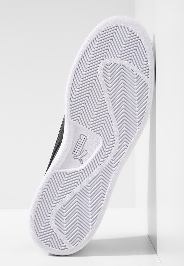 puma smash v2 iron gate