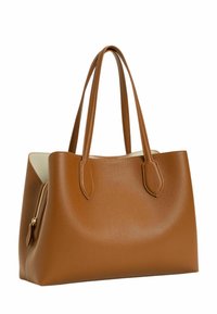Borsa tote in pelle marrone con design strutturato, due manici e una tasca con zip. Texture liscia con un interno di colore chiaro.