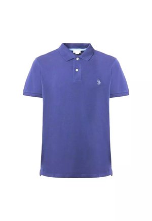 Polo shirt viola, maniche corte, apertura con tre bottoni, colletto a coste. Presenta un piccolo logo ricamato sul lato sinistro del petto. Materiale in cotone.
