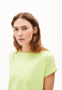 ARMEDANGELS IDAARA - T-shirt basic - light lime