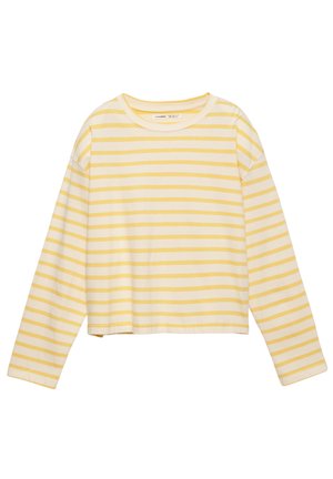 Žlté a biele horizontálne pruhované krátke tričko s dlhým rukávom a guľatým výstrihom na bielom pozadí.
