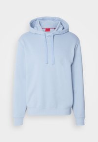 Sweat à capuche bleu clair à enfiler avec poche kangourou à l'avant, capuche à cordon, poignets côtelés et petit logo "HUGO" sur la poitrine.