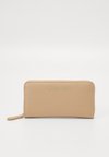 SPECIAL MARTU - Monedero - beige