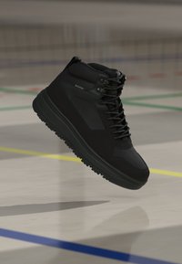 Επιλέχθηκε, triple black