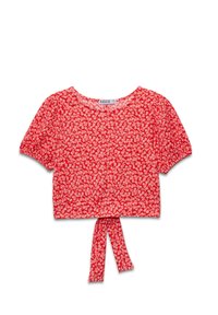 Blusa roja cortada con mangas cortas, con un patrón floral, escote redondeado y detalle de lazo en la parte delantera. Hecha de una tela ligera.